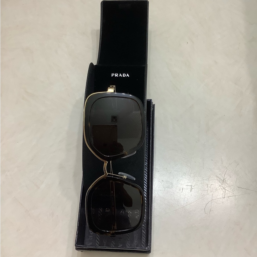 Prada Black Sunglasses - Picture 4 of 4